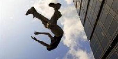 سقوط مأساوي ينهي حياة شاب سوداني من الطابق السابع بفيصل