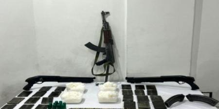 مصرع 3 عناصر جنائية وضبط ترسانة أسلحة ومخدرات بـ 100 مليون جنيه