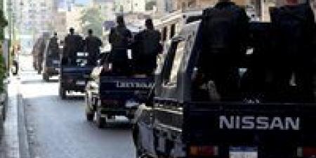 فيديو يوثق الواقعة.. ضبط متهم تعدّى بالسب ولوّح بسلاح داخل مطعم