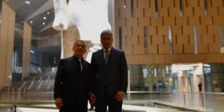 وزير السياحة يستقبل رئيس جمهورية تتارستان ويصحبه في جولته بالمتحف المصري الكبير
