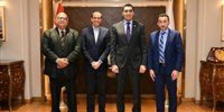 وزير الشباب يلتقي رئيس الاتحاد الدولي للبادل