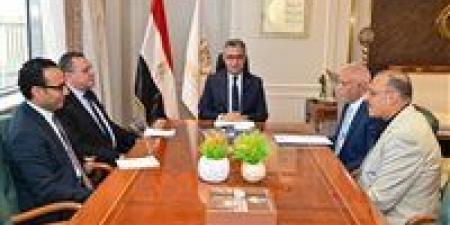 وزير التموين يبحث تطوير منظومة التجارة الداخلية وتحسين خدمات السلع التموينية