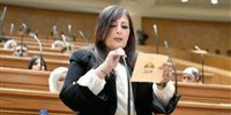 إليزابيث شاكر: منحة العمالة غير المنتظمة وزيادة التعويضات خطوات جادة نحو العدالة الاجتماعية