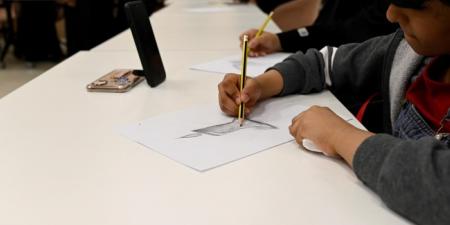ورش المانجا والرسم القصصي تستقطب المهتمين بالفنون البصرية