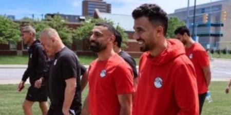 لاعبو منتخب مصر يتجولون سيرا في شوارع كليفلاند لتجديد النشاط.. صور