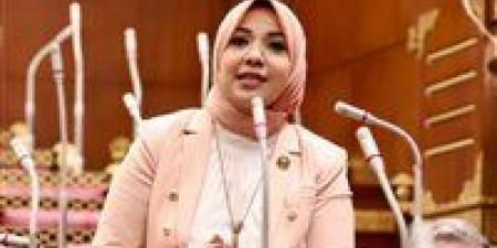 دينا هلالي تتقدم بمقترح لربط دورات التأهيل الأسري بإجراءات الزواج الرسمية لدعم استقرار الأسرة المصرية