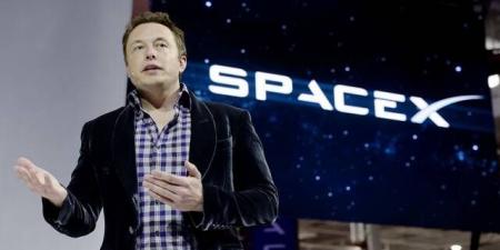 إيلون ماسك أول تريليونير في العالم بعد طرح "سبيس إكس"