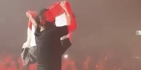 أحمد سعد يرفع علم مصر في حفله بكندا قبل انطلاق مواجهة بلجيكا