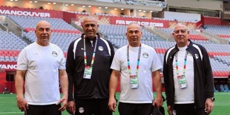 الجهاز الفني لمنتخب مصر يتفقد ملعب مباراة مصر ونيوزيلندا بكأس العالم (صور)