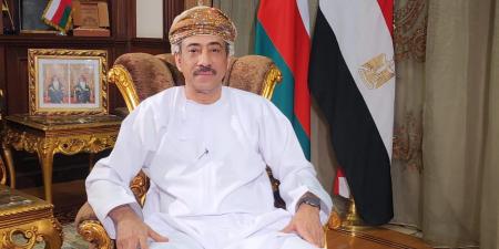 «فوز مصر فخر لكل عربي».. سفير عمان بالقاهرة يهنئ الفراعنة بفوزه في بطولة كأس العالم