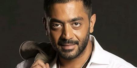 اعتزل الفن مؤقتا بسبب مرض والده.. محطات في حياة أحمد فلوكس