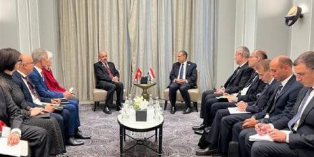 وزير الخارجية ونظيره التونسي يؤكدان تعزيز التعاون الاقتصادي والتجاري بين البلدين