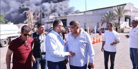 تفاصيل السيطرة على حريق مصنع دهانات بدمياط الجديدة