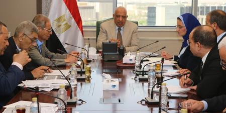 الكهرباء: مراجعة يومية لمخزون الوقود ومعدلات استخدامه والالتزام بنمط التشغيل الجديد بالتنسيق