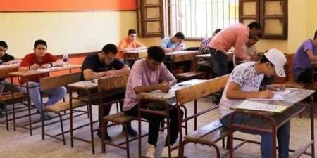 "مفرش سفرة" يقود لـ ضبط المدرس المتهم بتسريب امتحان التربية الدينية للثانوية العامة