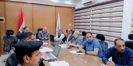 وكيل "التعليم" بالفيوم يتابع امتحانات الثانوية العامة من غرفة العمليات: لم نتلق أية شكاوى
