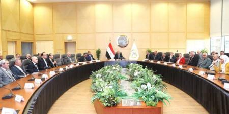 كامل الوزير: 11.5 مليار جنيه إيرادات للشركة القابضة للطرق والكباري