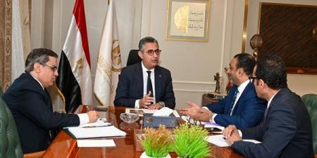 وزير التموين يبحث مع رئيس غرفة صناعة الحبوب تطوير منظومة المطاحن