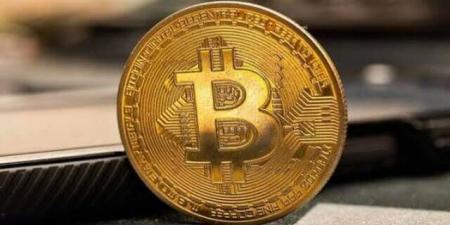 "بيتكوين" تستقر عند 59,000 دولار بالقرب من أدنى مستوياتها