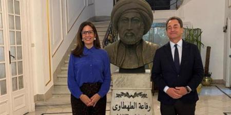بعد جولة باريس، جيهان زكي تتابع مشروعات التعاون مع السفير الفرنسي بالقاهرة