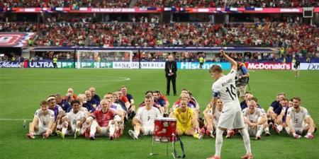 هالاند يقود رقصة الفايكينج الشهيرة لمنتخب النرويج بعد الصعود لربع نهائي المونديال (فيديو)