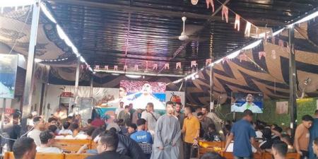 شاهد، فرحة أبناء سوهاج تجتاح المقاهي بعد هدفي مصر على الأرجنتين