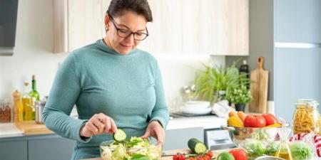 خطة غذائية للنساء بعد الأربعين لدعم إنقاص الوزن