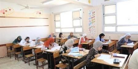 طلاب الثانوية العامة يؤدون امتحان مادة الديناميكا غدا