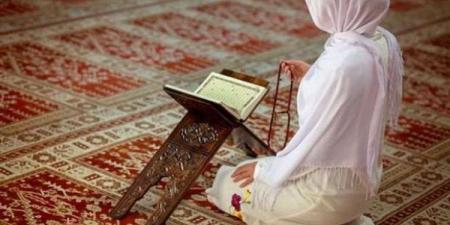 اختلف فيه العلماء، الإفتاء تكشف حكم سجود التلاوة والشكر للحائض