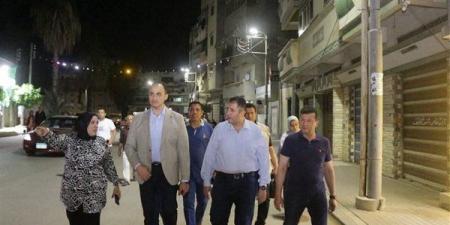 محافظ دمياط يجري جولة مفاجئة لتفقد منظومة النظافة بمدينة الزرقا (صور)