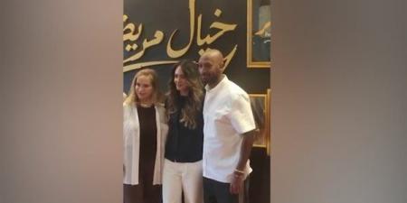 لبلبة وشيكابالا وطه دسوقي في العرض الخاص لمسرحية "خيال مريض" (فيديو)