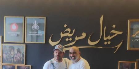 الصور الأولى من العرض الخاص لمسرحية خيال مريض