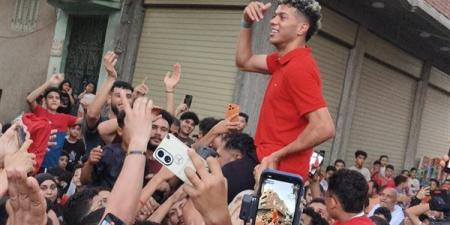 استقبال جماهيري حافل لنجم منتخب مصر إمام عاشور بالسنبلاوين (صور)
