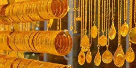 مذيع يتهم زوجته عرفيا بالجمع بين زوجين والاستيلاء على ذهب بـ700 ألف جنيه بالبساتين