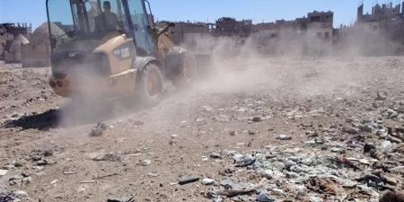 رفع 95 طنًّا من القمامة وتحسين كفاءة النظافة بشوارع قنا (صور)