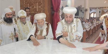 الأنبا إنيانوس يدشن كنيسة القديس مار مرقس الرسول في بني مزار