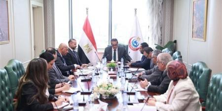 وزير الصحة يناقش تطوير مستشفى الفيوم العام وتعزيز المبادرات الرئاسية بالمحافظة