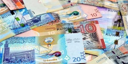 سعر الدينار الكويتي مقابل الجنيه في البنوك المصرية مساء اليوم السبت
