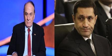 "تصريحاتك غلط"، علاء مبارك يهاجم اللواء سمير فرج ويرد غيبة والده
