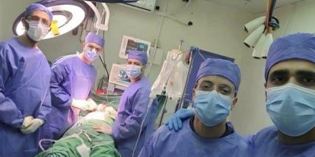 طوارئ جامعة المنصورة ينجح في إنقاذ مريض تعرض لطعنة نافذة بالقلب