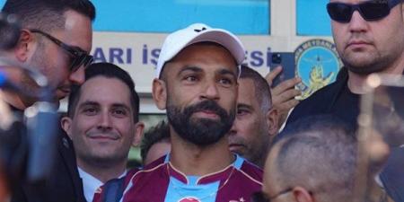 محمد صلاح أمام القضاء لأداء اليمين، ماذا يترتب على الحضور أو الامتناع؟