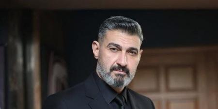 ياسر جلال يقف بجانب فهمي بدوي في محنة مرضه، زيارة ليلية ودعم مالي ورسالة مؤثرة لعائلته