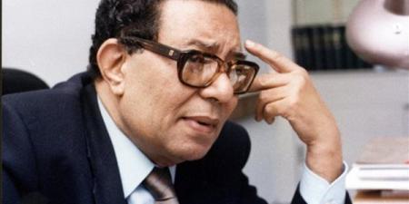 "سيبوه.. هو دماغه كده".. لماذا رفض عبد الناصر اعتقال أحمد بهاء الدين؟ - النيل نيوز