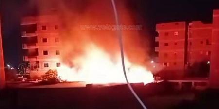 بدأت بمخزن "موتوسيكلات" وامتدت إلى المصنع، اللقطات الأولى لحريق مصنع أخشاب بالشرقية (فيديو وصور) - النيل نيوز