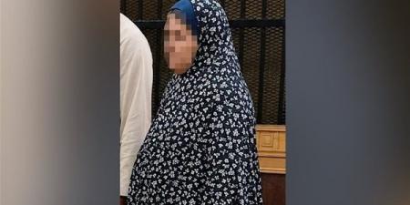 خلصت عليه وهو نائم ومثلت بجسده، عجوز الشرقية تتخلص من زوجها وتدعي ملثمين بقتله والمحكمة تعاقبها بالإعدام - النيل نيوز