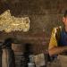 من قرية نيفيل إلى كل المحافظات.. رحلة القصرية الفخارية في الأسواق المصرية.. تصنع الجمال في الحدائق وأسطح المنازل.. وارتفاع تكلفة الخامات يهدد حرفة الأجداد (فيديو وصور)