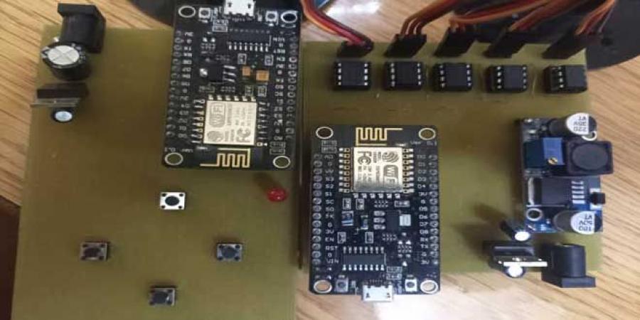 طلاب
هندسة
يطورون
شريحة
إلكترونية
تساعد
في
علاج
الشلل