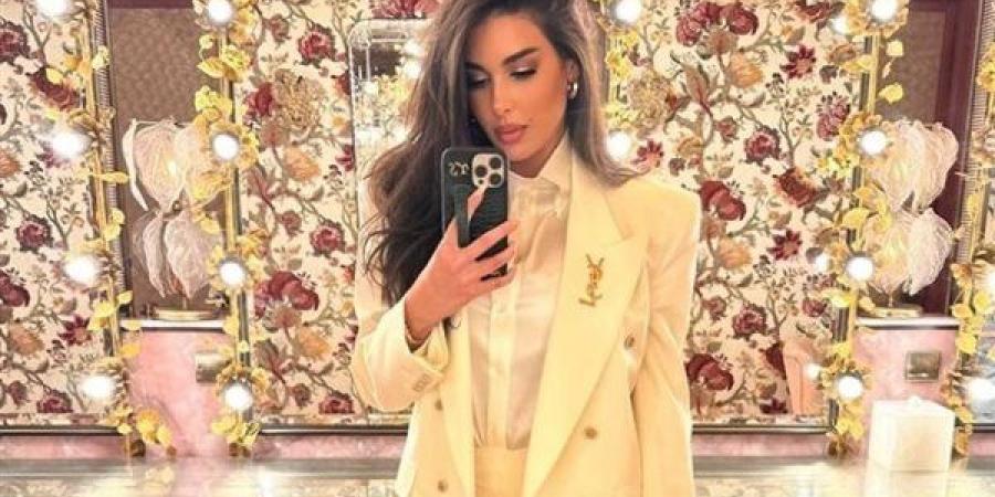 ياسمين
      صبري:
      لست
      متزوجة
      ولو
      حصل
      هاعلن
      أمام
      العالم
      كله