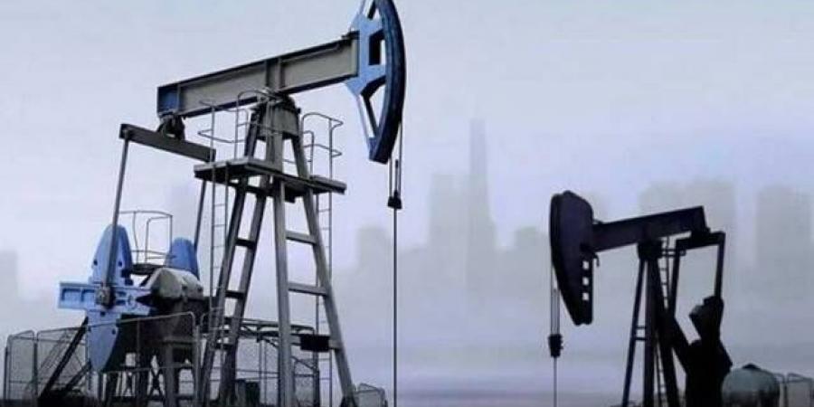 انخفاض أسعار النفط 2% في نهاية تعاملات الاثنين