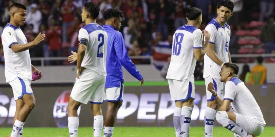 الشرطة في غرفة ملابس نيكاراغوا للقبض على لاعب